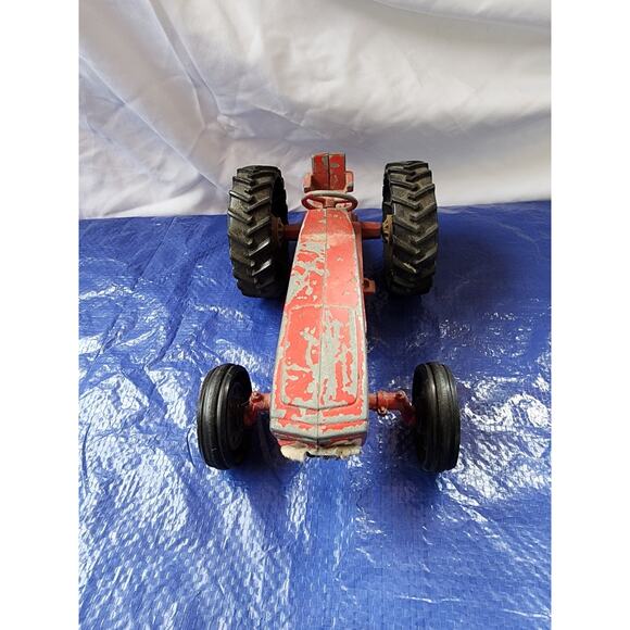 Vintage ERTL International Toy Tractor "Made in USA" Harvester Diecast 8" 1/16 - Picture 4 of 5